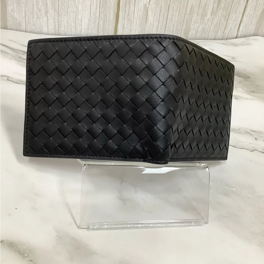 NWOT Bottega Veneta Black Intrecciato Leather Bifold Wallet